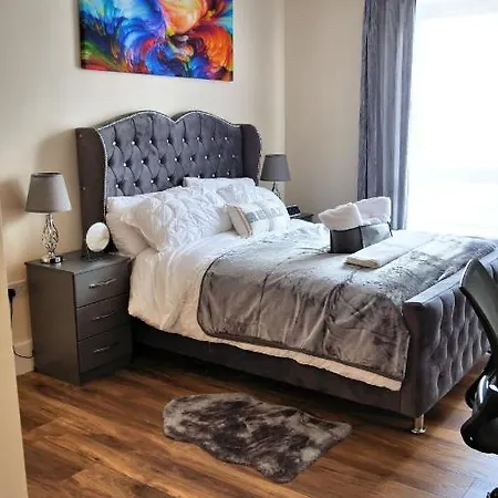 Keniji Luxury 2 Bed Apartment Milton Keynes Exterior photo